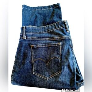 Levi’s 315 Shaping Bootcut Jeans